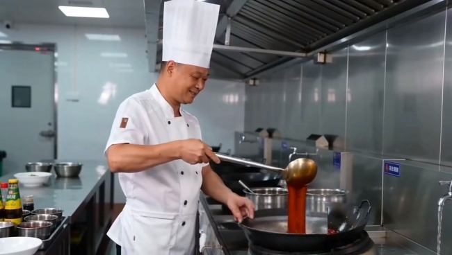 从灶台到实验室:一个川菜厨师的"底料革命"